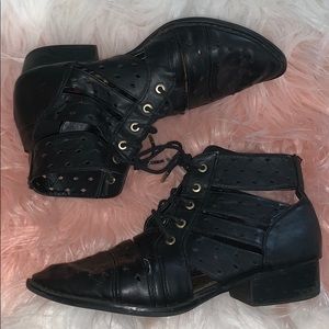 Pre loved booties 💕